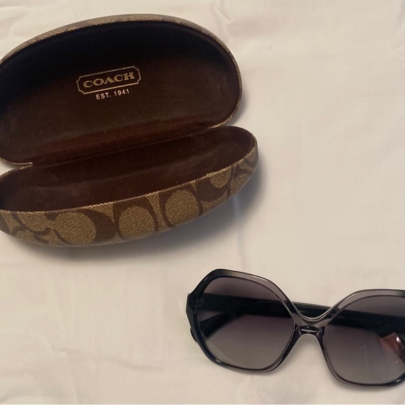 NWOT Coach gray and black sunglasses - Picture 4 of 4